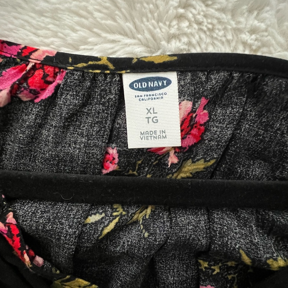 XL lovely black rose floral print blouse